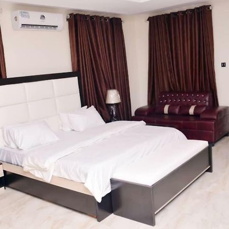 City Nest Hotel Ogombo Екстериор снимка